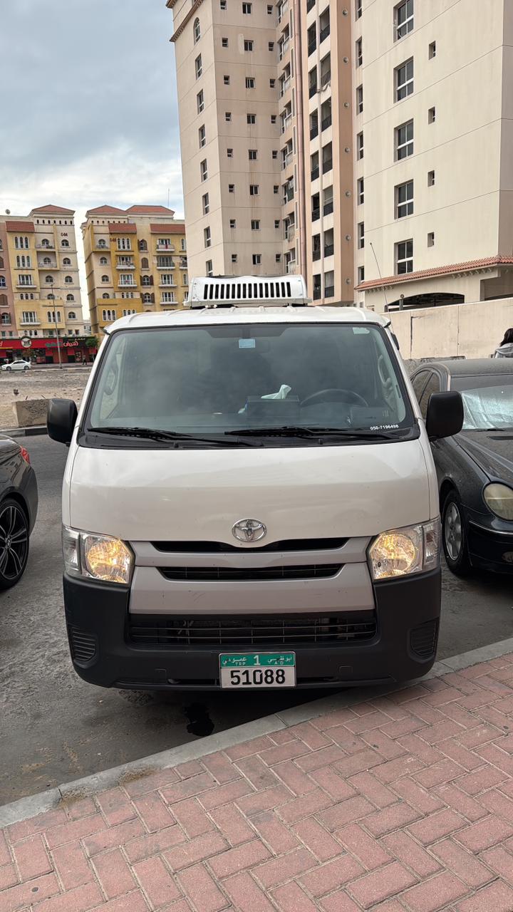 Abu Dhabi Al Ain chiller van rental service for refrigerated transport
